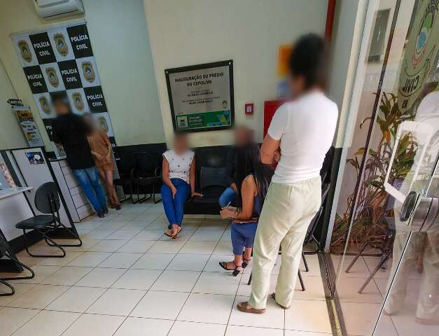 Advogada est&aacute; entre 10 presos em a&ccedil;&atilde;o contra o tr&aacute;fico que tumultua dia da Depac