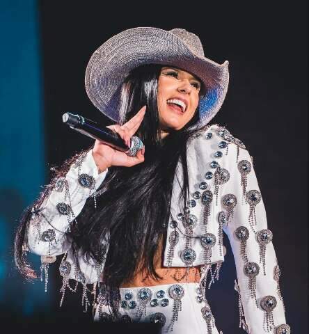 S&aacute;bado &eacute; dia de Ana Castela, Bazar Chic, teatro e &quot;sofr&ecirc;ncia&quot;