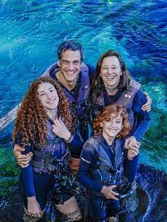 &ldquo;Bonito est&aacute; por um fio&rdquo;, diz ator Mateus Solano ap&oacute;s viagem em fam&iacute;lia