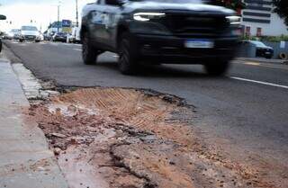 Prefeitura e UFMS firmam convênio de R$ 1,7 milhão para estudo sobre asfalto Prefeitura e UFMS firmam convênio de R$ 1,7 milhão para estudo sobre asfalto