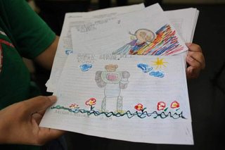 Campanha Papai Noel dos Correios abre com 5,7 mil cartas em MS Campanha Papai Noel dos Correios abre com 5,7 mil cartas em MS