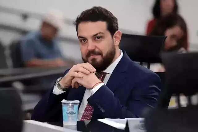 Justi&ccedil;a bloqueia contas de Claudinho Serra por d&iacute;vida de R$ 48 mil com banco