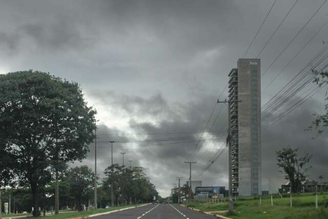 Frente fria traz tempestades, ventania e queda de temperatura