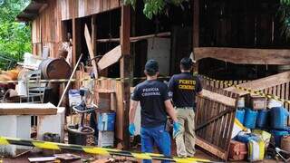 Dono de s&iacute;tio encontra homem morto com facada na barriga