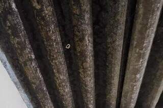 Tiroteio atinge casas, carro e espalha pânico no Bairro Santa Luzia Tiroteio atinge casas, carro e espalha pânico no Bairro Santa Luzia