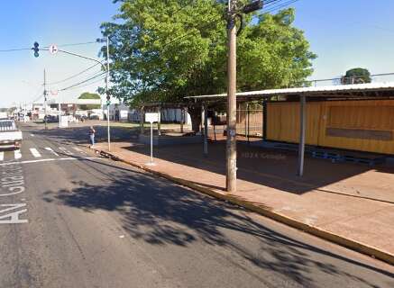 Comerciante &eacute; baleado nas costas ao sair de lanchonete na Avenida Guaicurus