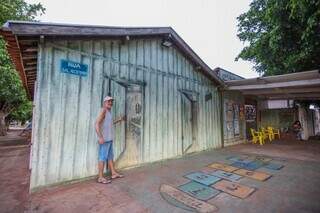 Pintura na parede conta hist&oacute;ria de bar com 40 anos de hist&oacute;ria