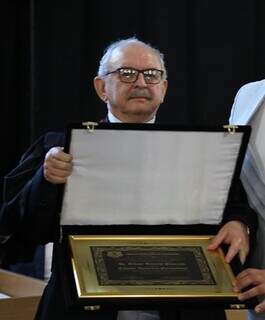 Desembargador aposentado reativa registro como advogado Desembargador aposentado reativa registro como advogado