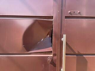 Discussão por poda de árvore termina em ataque a machadadas em Campo Grande Discussão por poda de árvore termina em ataque a machadadas em Campo Grande