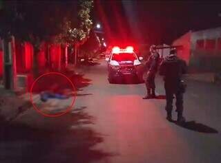 Vizinho mata homem a facadas no rosto e confessa o crime Vizinho mata homem a facadas no rosto e confessa o crime