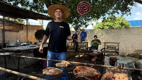 No Jockey Club, festa serve 100 kg de lingui&ccedil;a de gra&ccedil;a pra galera