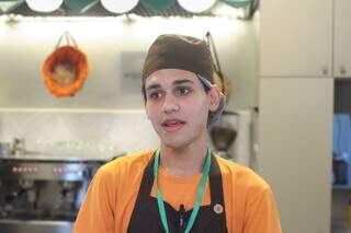 Padaria ensina Libras a funcion&aacute;rios para atender bem clientes surdos