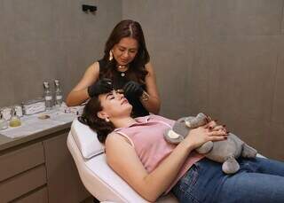 Procedimento est&eacute;tico promete rejuvenescimento facial e resultado imediato