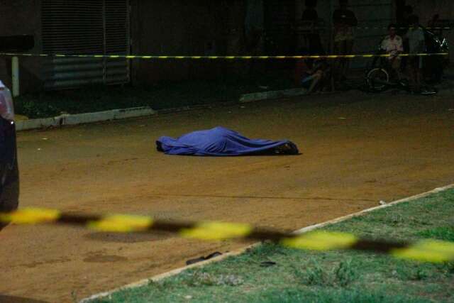 Homem &eacute; assassinado com tiro no rosto em pra&ccedil;a do Parque do Sol