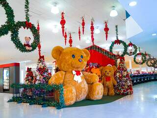 Feriado de 15/11 ter&aacute; descontos,  inaugura&ccedil;&atilde;o das luzes de Natal e Papai Noel 