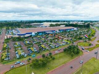 Feriado de 15/11 ter&aacute; descontos,  inaugura&ccedil;&atilde;o das luzes de Natal e Papai Noel 