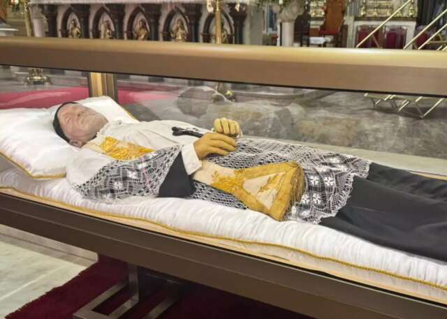 R&eacute;plica do corpo do santo S&atilde;o Vicente poder&aacute; ser visitado por fi&eacute;is na Capital