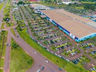 Feriado de 15/11 ter&aacute; descontos,  inaugura&ccedil;&atilde;o das luzes de Natal e Papai Noel 