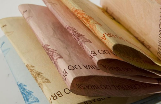 Maioria dos leitores diz n&atilde;o ter dinheiro guardado para imprevistos