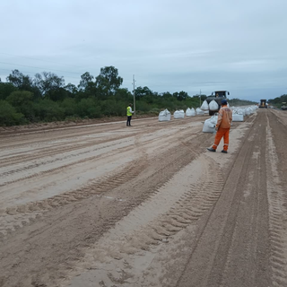 Estiagem acelera pavimentação da Rota Bioceânica no Chaco paraguaio Estiagem acelera pavimentação da Rota Bioceânica no Chaco paraguaio