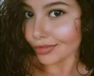 Estudante de Enfermagem morre atropelada por &ocirc;nibus escolar na contram&atilde;o