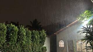 Campo Grande registra chuva em diversos bairros na noite desta quarta Campo Grande registra chuva em diversos bairros na noite desta quarta