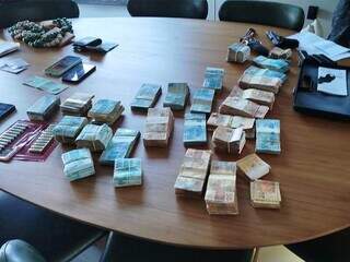 Casal do PCC, traficante e advogada eram sócios de preso “blindado” Casal do PCC, traficante e advogada eram sócios de preso “blindado”