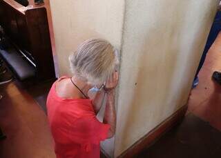 Fi&eacute;is madrugam para ver r&eacute;plica do corpo de S&atilde;o Vicente de Paulo em Campo Grande