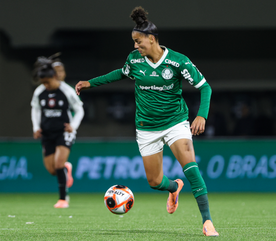 Futebol feminino entra em campo com Santos x Palmeiras nesta tarde