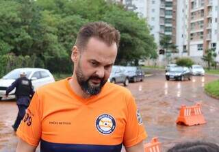 Bombeiros e Defesa Civil alertam para risco de atravessar &aacute;reas alagadas