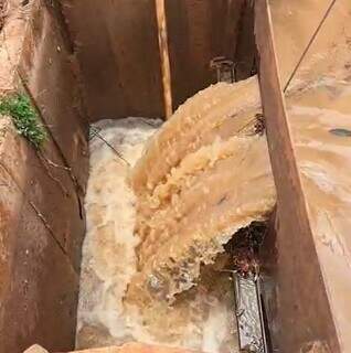 Comporta do Lago do Amor ser&aacute; ampliada para evitar novos alagamentos
