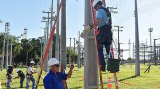 Empresas contrataram mais e registraram ganho real do salário médio em 2023 Empresas contrataram mais e registraram ganho real do salário médio em 2023