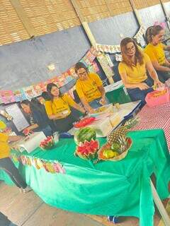 Fruta no lugar do salgadinho: projeto transforma lanche e rotina de alunos Fruta no lugar do salgadinho: projeto transforma lanche e rotina de alunos
