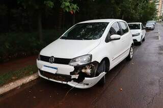 Trator salva crian&ccedil;a e motorista presas em carro alagado na Rachid Neder