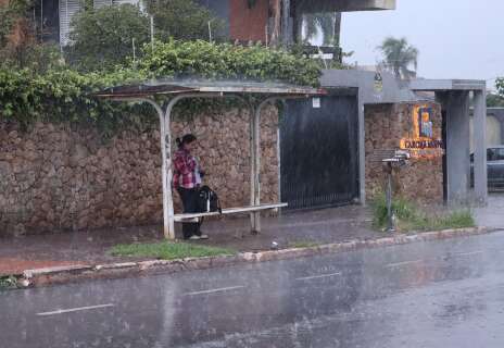 Em 24h choveu mais de 72% do esperado para novembro em Campo Grande
