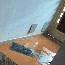 &quot;&Eacute; uma l&aacute;stima&quot;: moradora perde m&oacute;veis e v&ecirc; a casa alagar de novo ap&oacute;s temporal