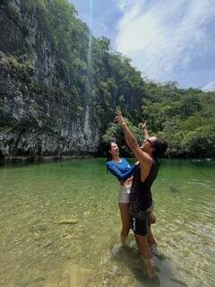 Bruninho, da dupla com Davi, fica noivo em passeio na Serra da Bodoquena