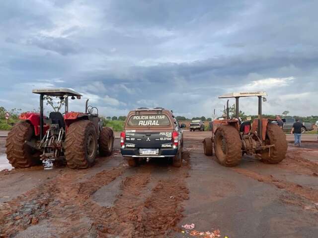 Após apelo de gerente, tratores furtados em Jaraguari são recuperados na MS-040