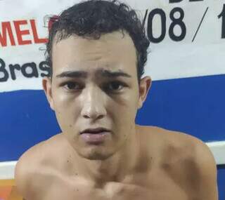 Acusado de matar jovem com tiro no peito em SC é preso em bar de Coxim Acusado de matar jovem com tiro no peito em SC é preso em bar de Coxim