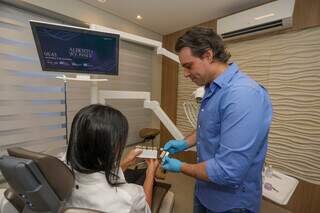 Tecnologia faz dente &ldquo;nascer&rdquo; em horas e d&aacute; fim a espera por pr&oacute;teses