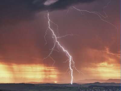MS entra em alerta vermelho com chegada de frente fria no domingo