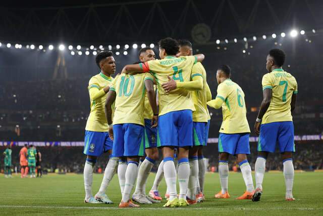 Brasil vence Senegal por 2 a 0 e encerra pen&uacute;ltimo teste do ano com boa atua&ccedil;&atilde;o
