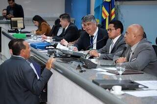 Apenas 2% da popula&ccedil;&atilde;o acredita que os parlamentares representam seus interesses