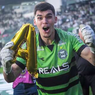 Coritiba empata em casa e &eacute; o 1&ordm; a garantir acesso &agrave; S&eacute;rie A do Brasileir&atilde;o