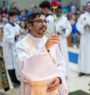 Diocese organiza programa&ccedil;&atilde;o de despedida para padre assassinado em Dourados