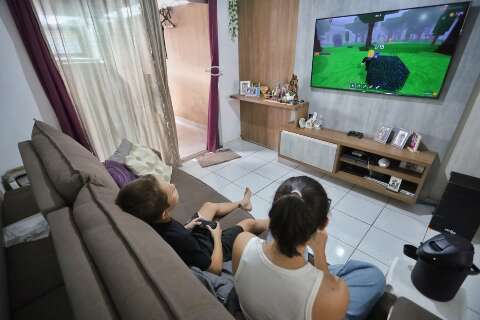 M&atilde;es se unem para vigiar crian&ccedil;as e reduzir tempo de tela em jogos online