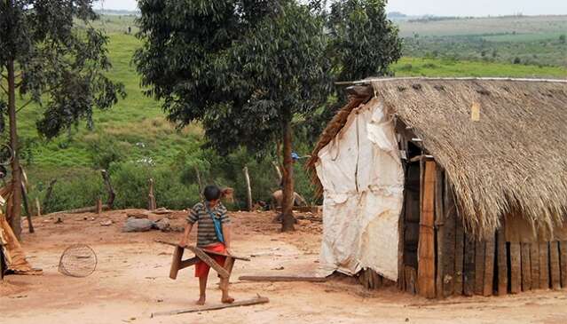 Ind&iacute;gena que encontrou beb&ecirc; abandonado ganha direito a sal&aacute;rio-maternidade