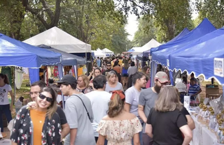 Domingo tem Feira Bosque da Paz e show de humor com Afonso Padilha Domingo tem Feira Bosque da Paz e show de humor com Afonso Padilha
