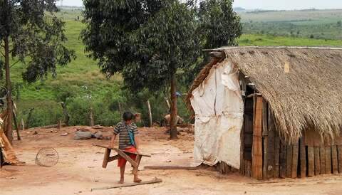 Ind&iacute;gena que encontrou beb&ecirc; abandonado ganha direito a sal&aacute;rio-maternidade