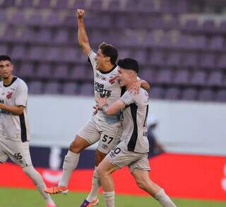 Com 5 candidatos e 3 vagas, veja o que cada time precisa para subir à Série A Com 5 candidatos e 3 vagas, veja o que cada time precisa para subir à Série A